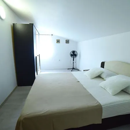 Апартаменты With Parking Space Sinj, Zagora - 23403 Синь
