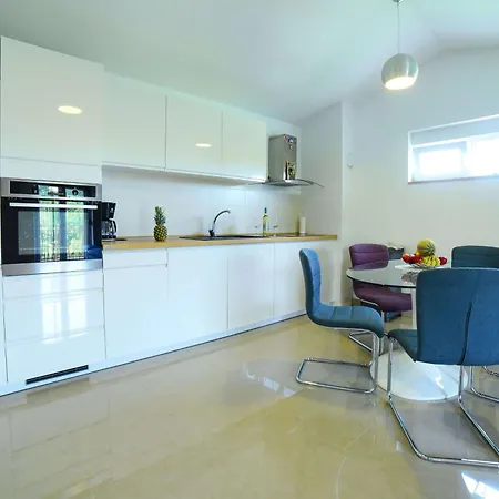 With Parking Space Sinj, Zagora - 23403 Apartment