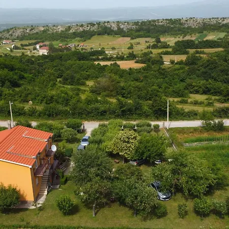 Apartment With Parking Space Sinj, Zagora - 23403