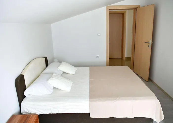 With Parking Space Sinj, Zagora - 23403 דירה *