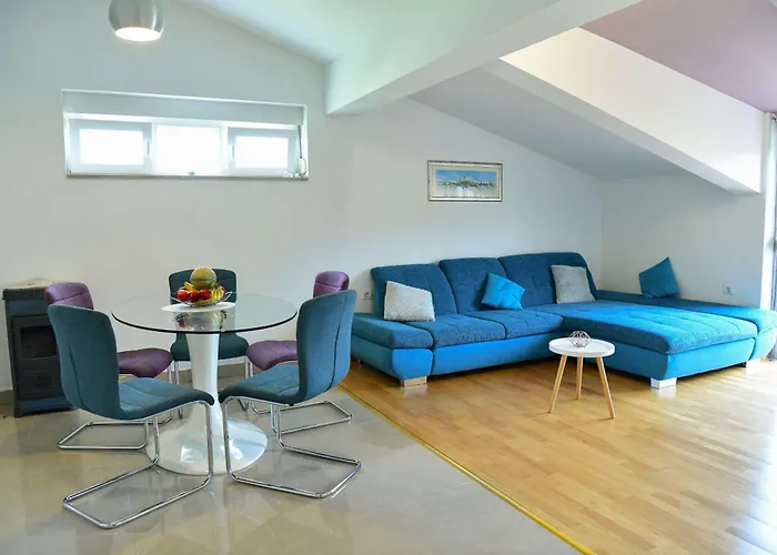 With Parking Space Sinj, Zagora - 23403